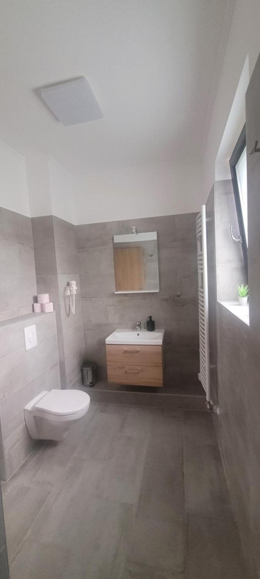 Csaladi Kikoeto Apartman Gyula Exterior photo