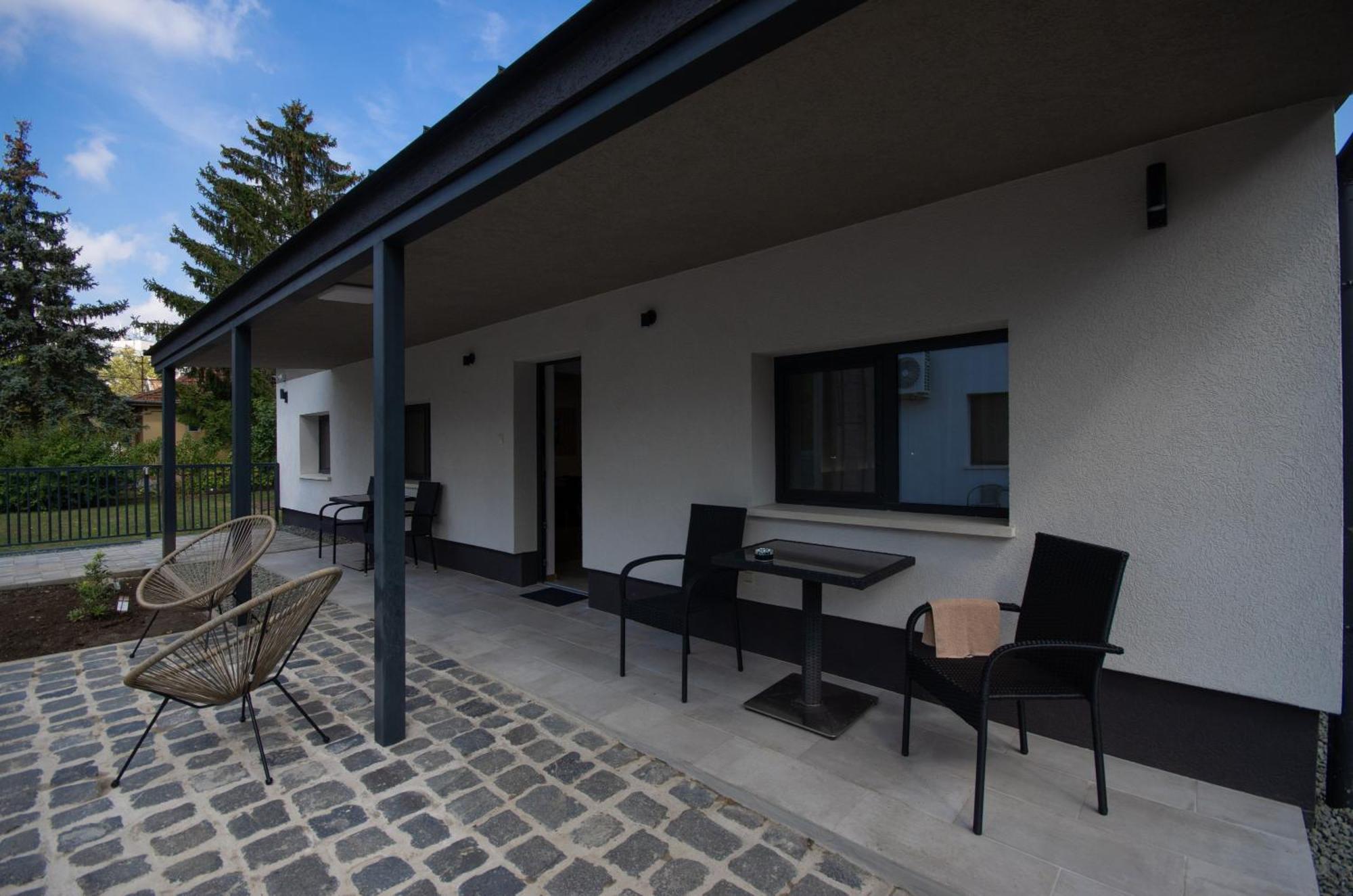 Csaladi Kikoeto Apartman Gyula Exterior photo