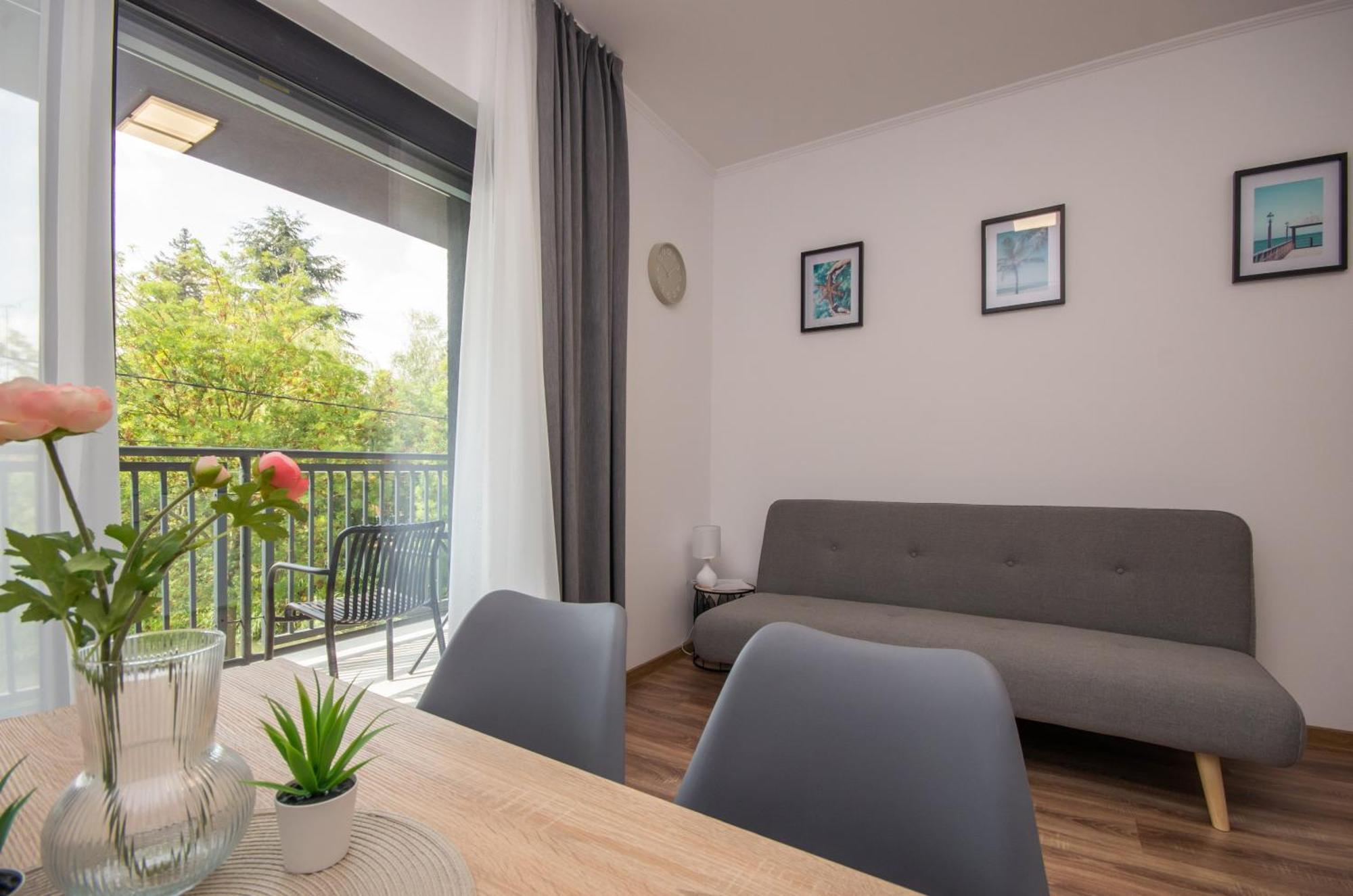Csaladi Kikoeto Apartman Gyula Exterior photo